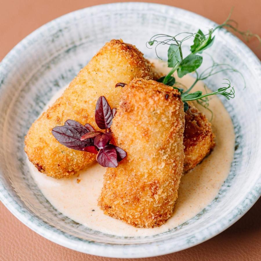 Royal Tulip Hotel & Casino, Tiflis Exterior foto Mozzarella sticks