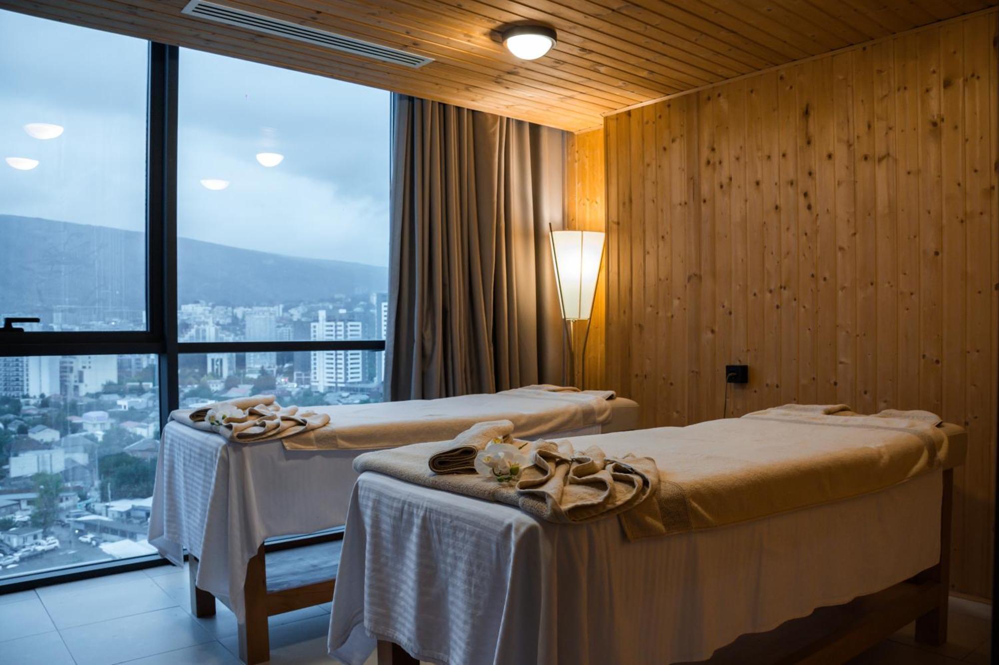 Royal Tulip Hotel & Casino, Tiflis Exterior foto Massage beds